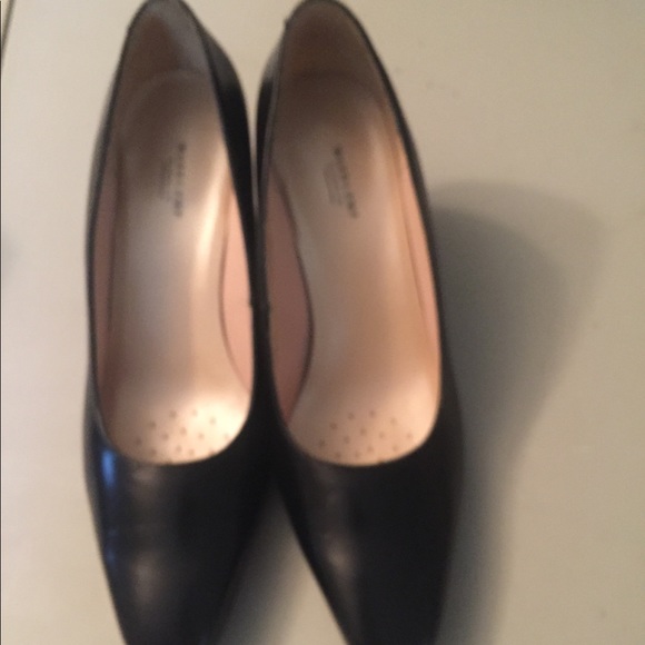 Shoes - Picture 2 of 6